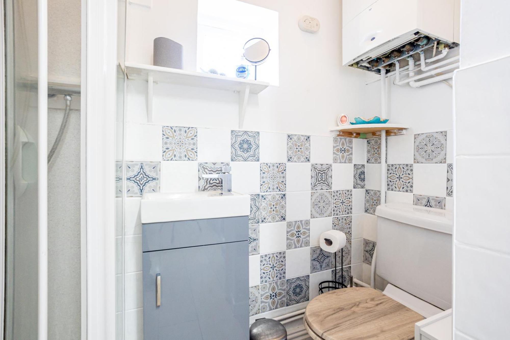 Stoke-on-Trent Coronation House By Yourstays - 3 Bedroom House In Newcastle-Under-Lyme מראה חיצוני תמונה
