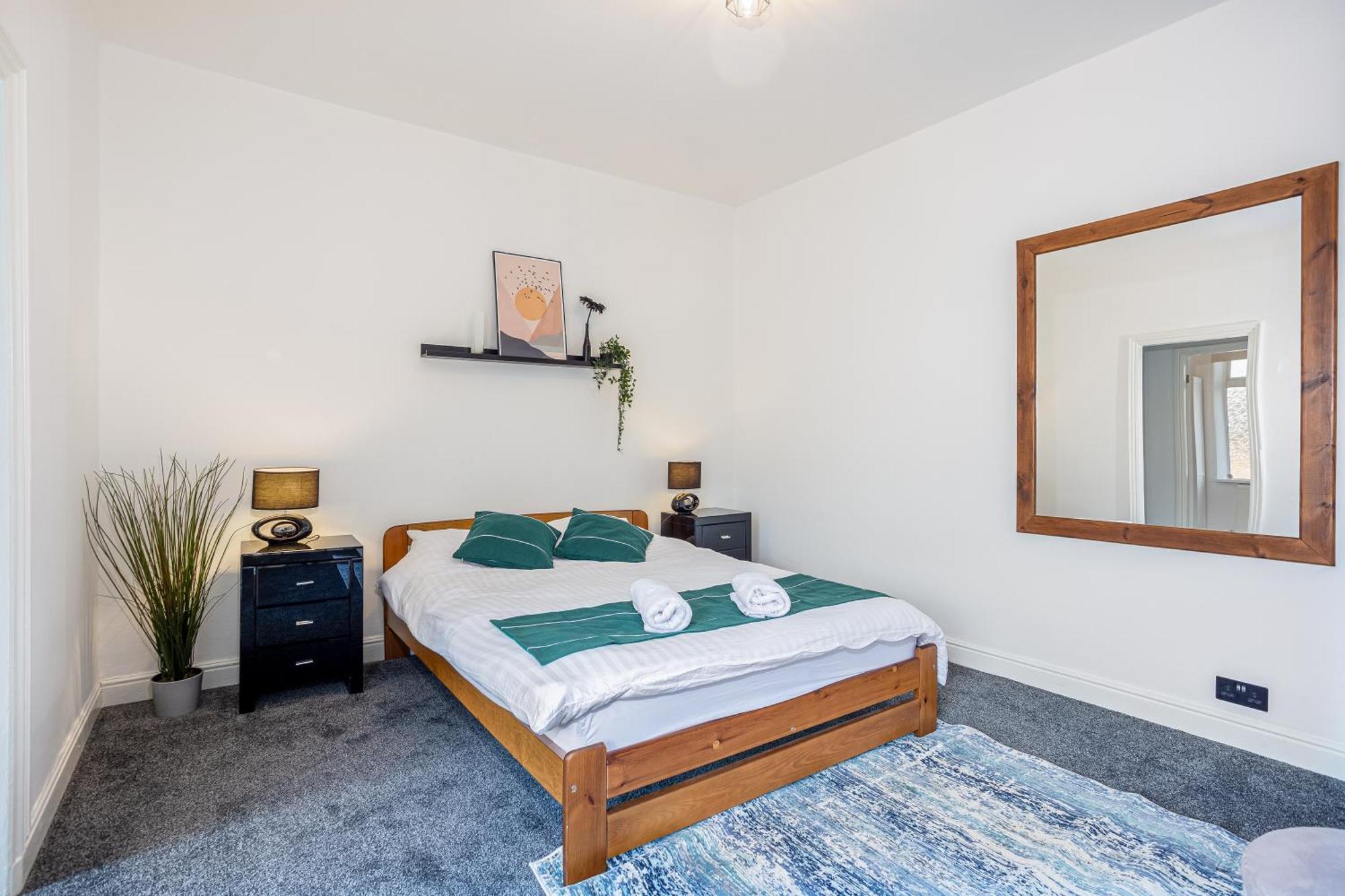 Stoke-on-Trent Coronation House By Yourstays - 3 Bedroom House In Newcastle-Under-Lyme מראה חיצוני תמונה