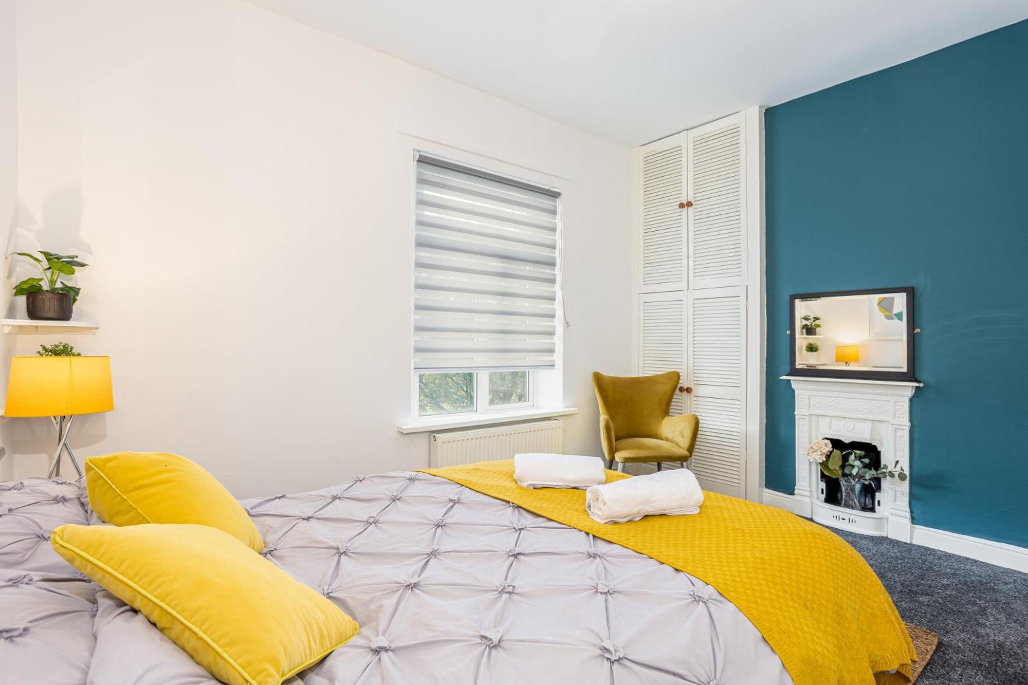 Stoke-on-Trent Coronation House By Yourstays - 3 Bedroom House In Newcastle-Under-Lyme מראה חיצוני תמונה