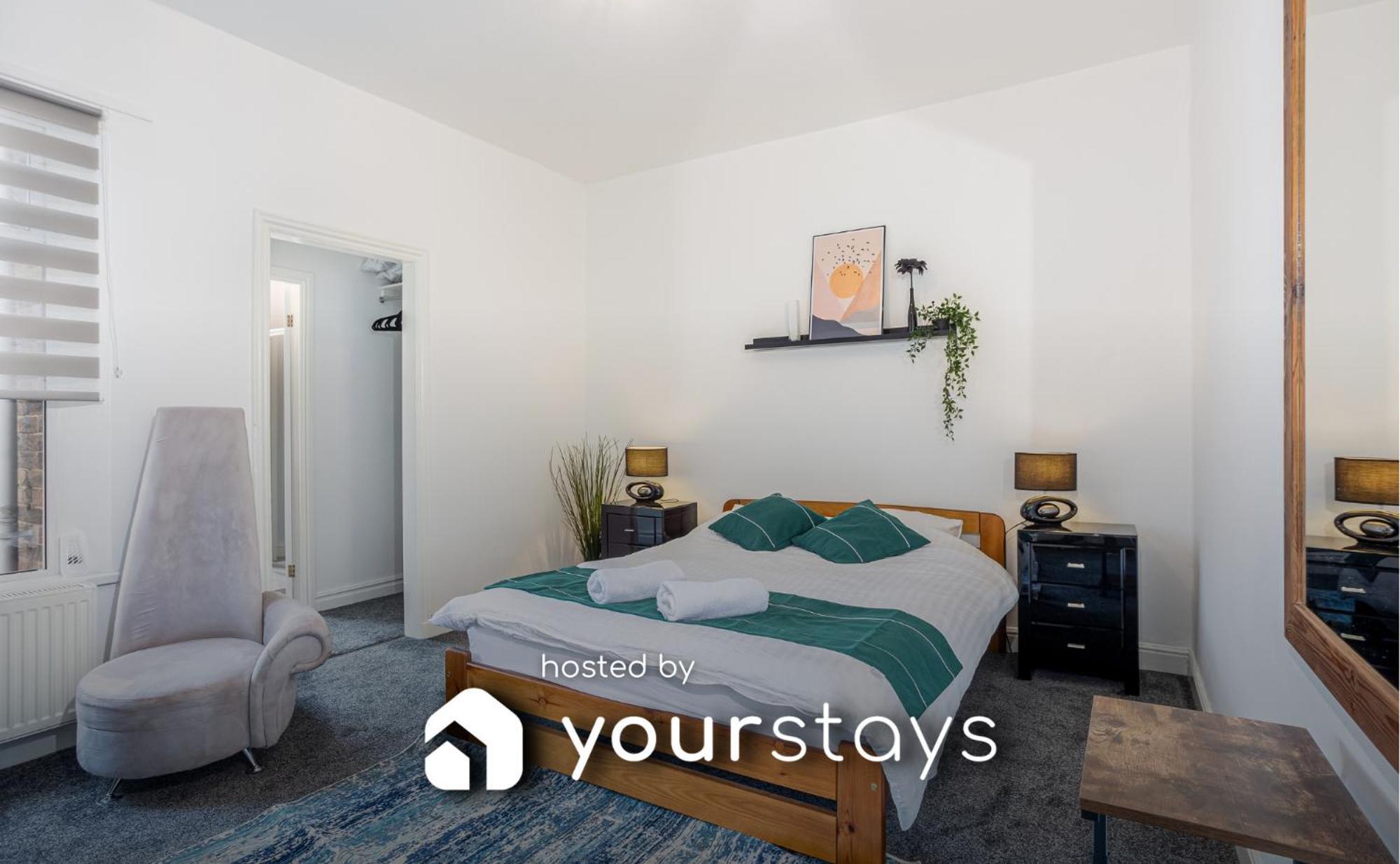 Stoke-on-Trent Coronation House By Yourstays - 3 Bedroom House In Newcastle-Under-Lyme מראה חיצוני תמונה